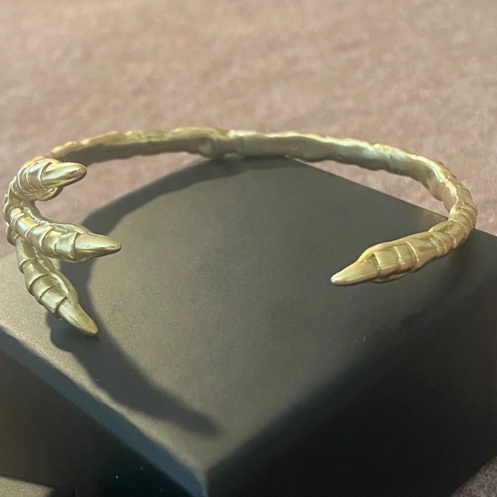 Verameat Fearless Talon Cuff / Brass - Picture 12 of 12